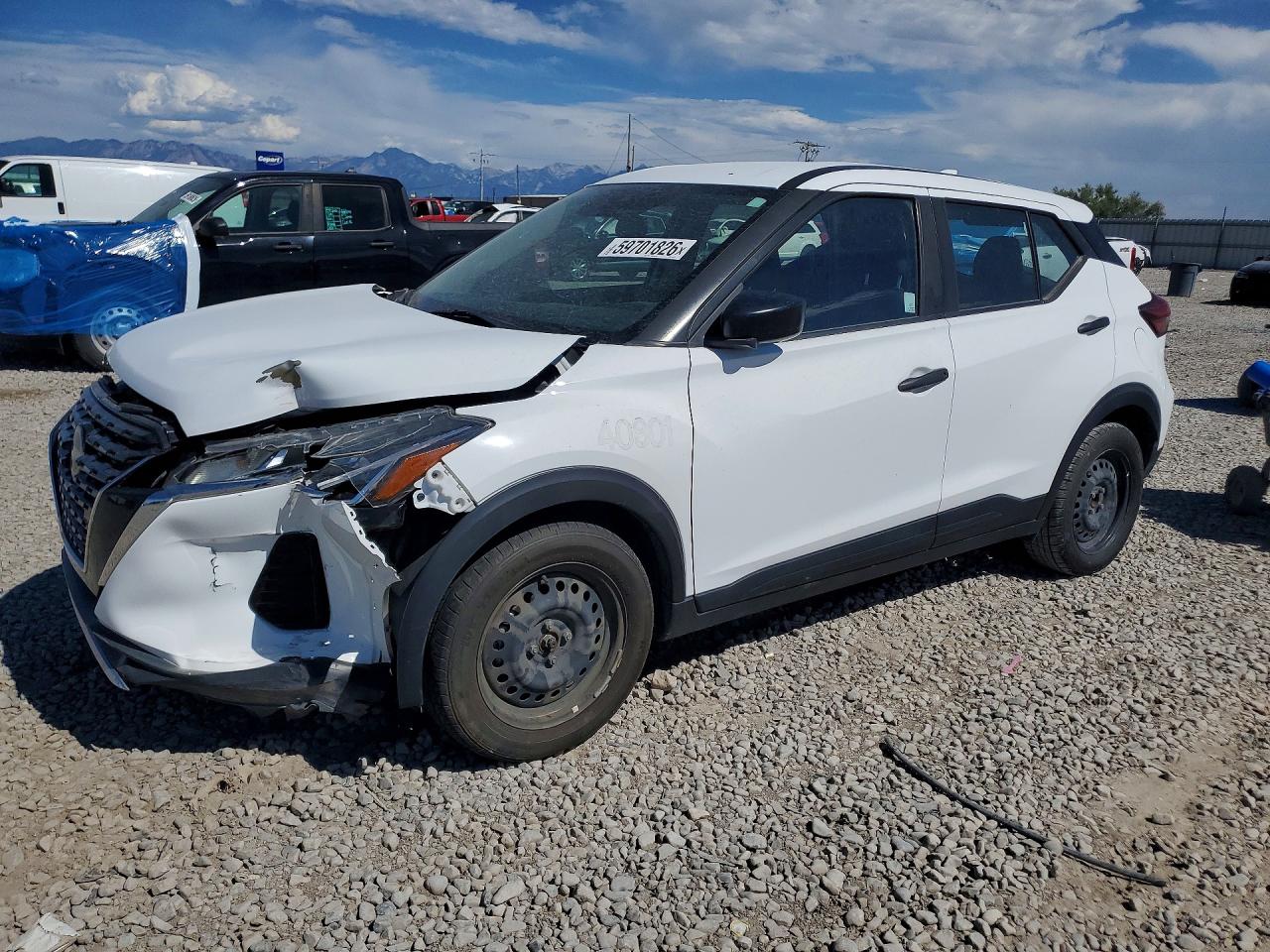 2023 NISSAN KICKS S