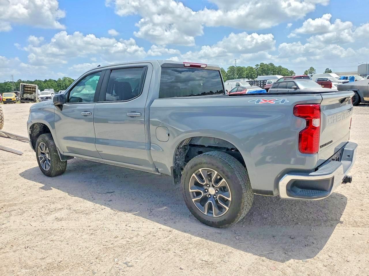 2024 CHEVROLET SILVERADO K1500 LT-L — снимка 2
