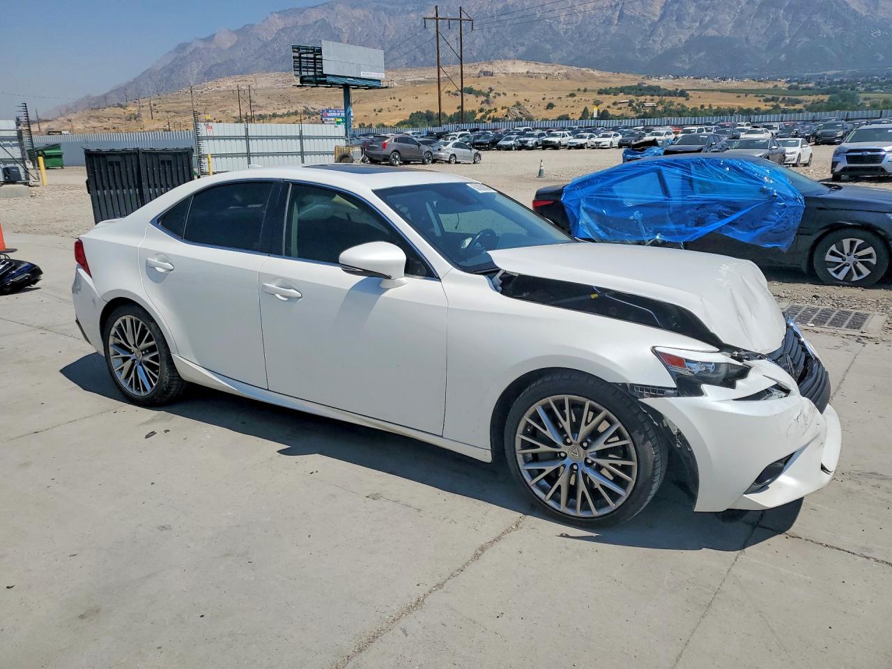 2016 LEXUS IS 300 — снимка 4
