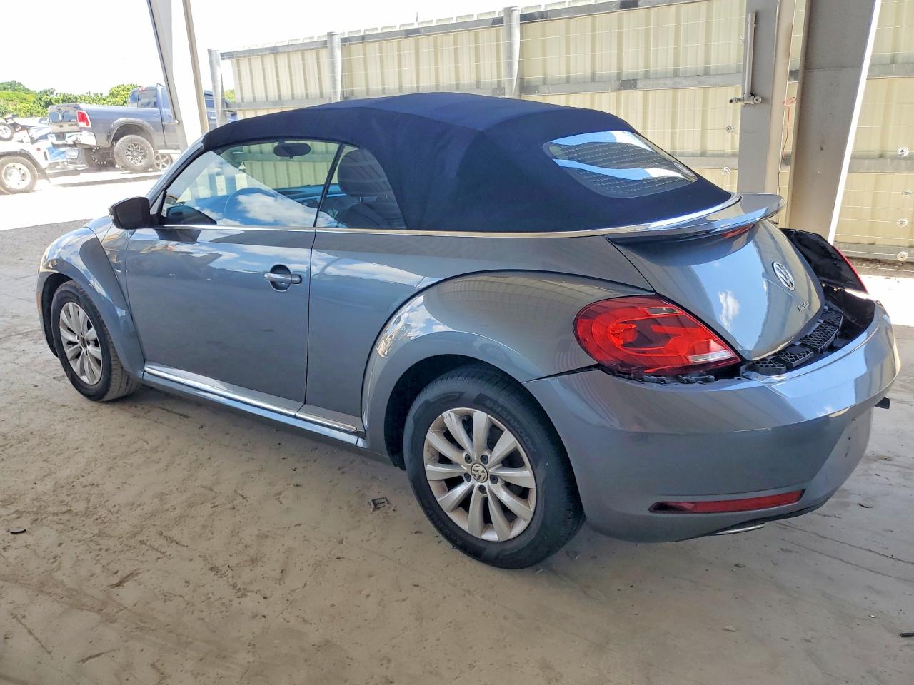 2018 VOLKSWAGEN BEETLE S — снимка 2