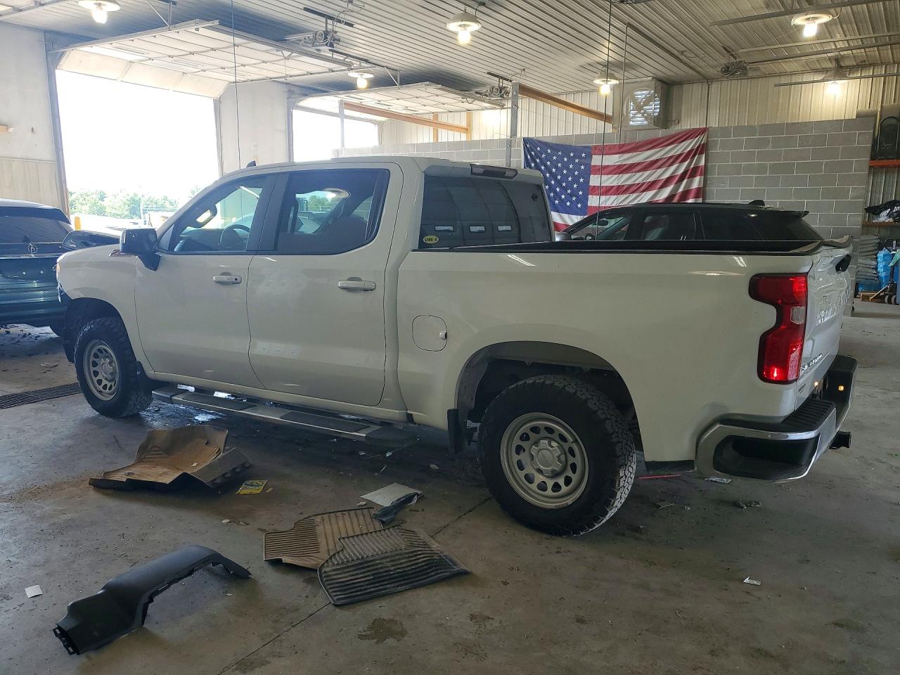 2023 CHEVROLET SILVERADO K1500 LT — снимка 2