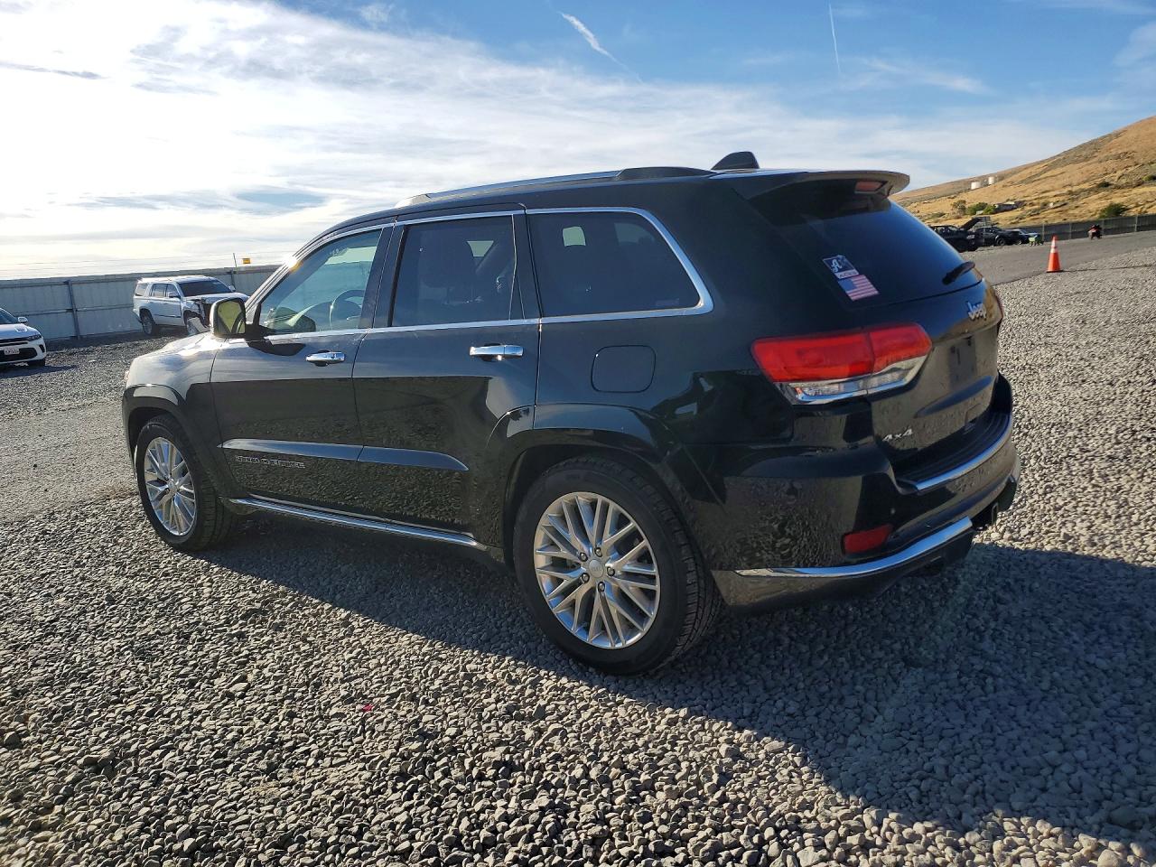 2017 JEEP GRAND CHEROKEE SUMMIT — снимка 2