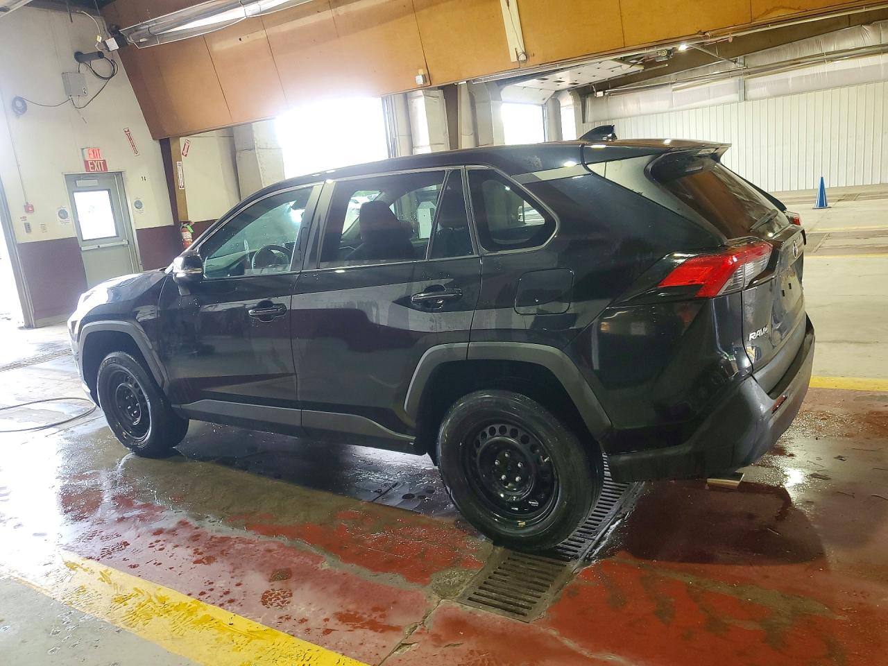 2024 TOYOTA RAV4 LE — снимка 2