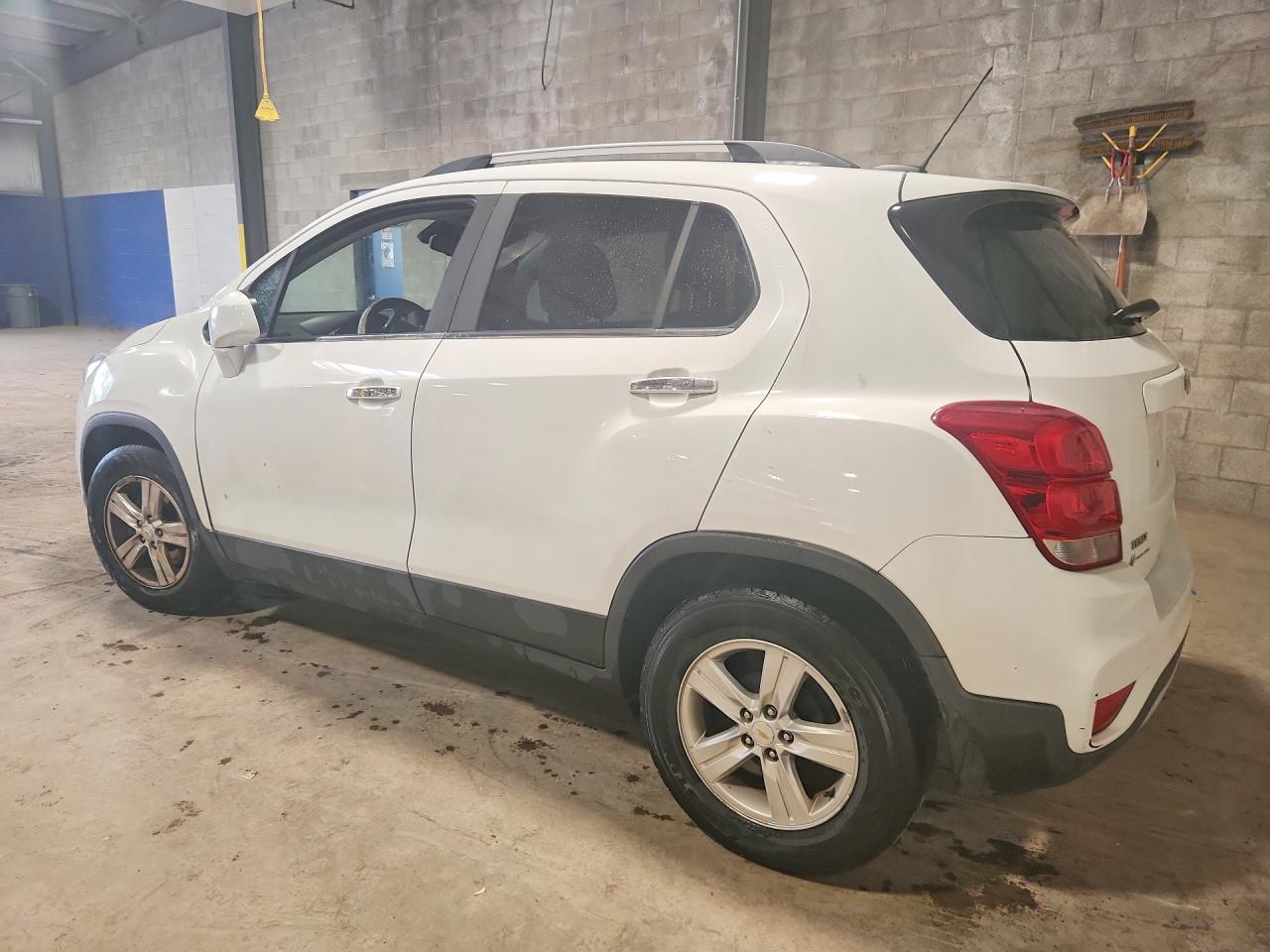 2017 CHEVROLET TRAX 1LT — снимка 2