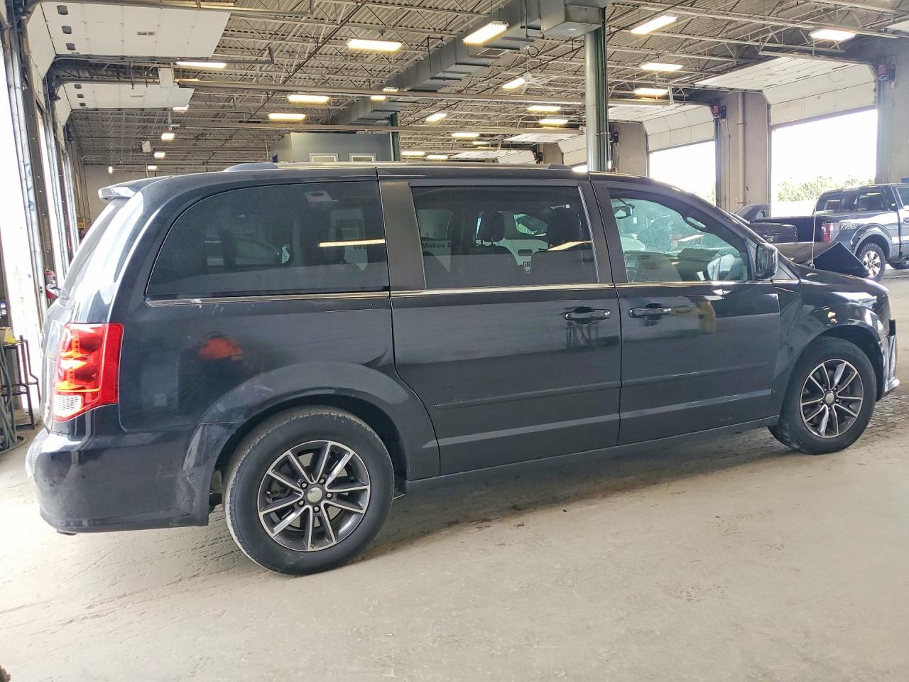 2017 DODGE GRAND CARAVAN SXT — снимка 3