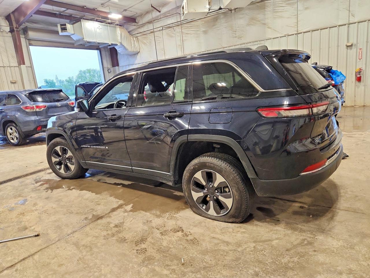 2024 JEEP GRAND CHEROKEE LIMITED 4XE — снимка 2