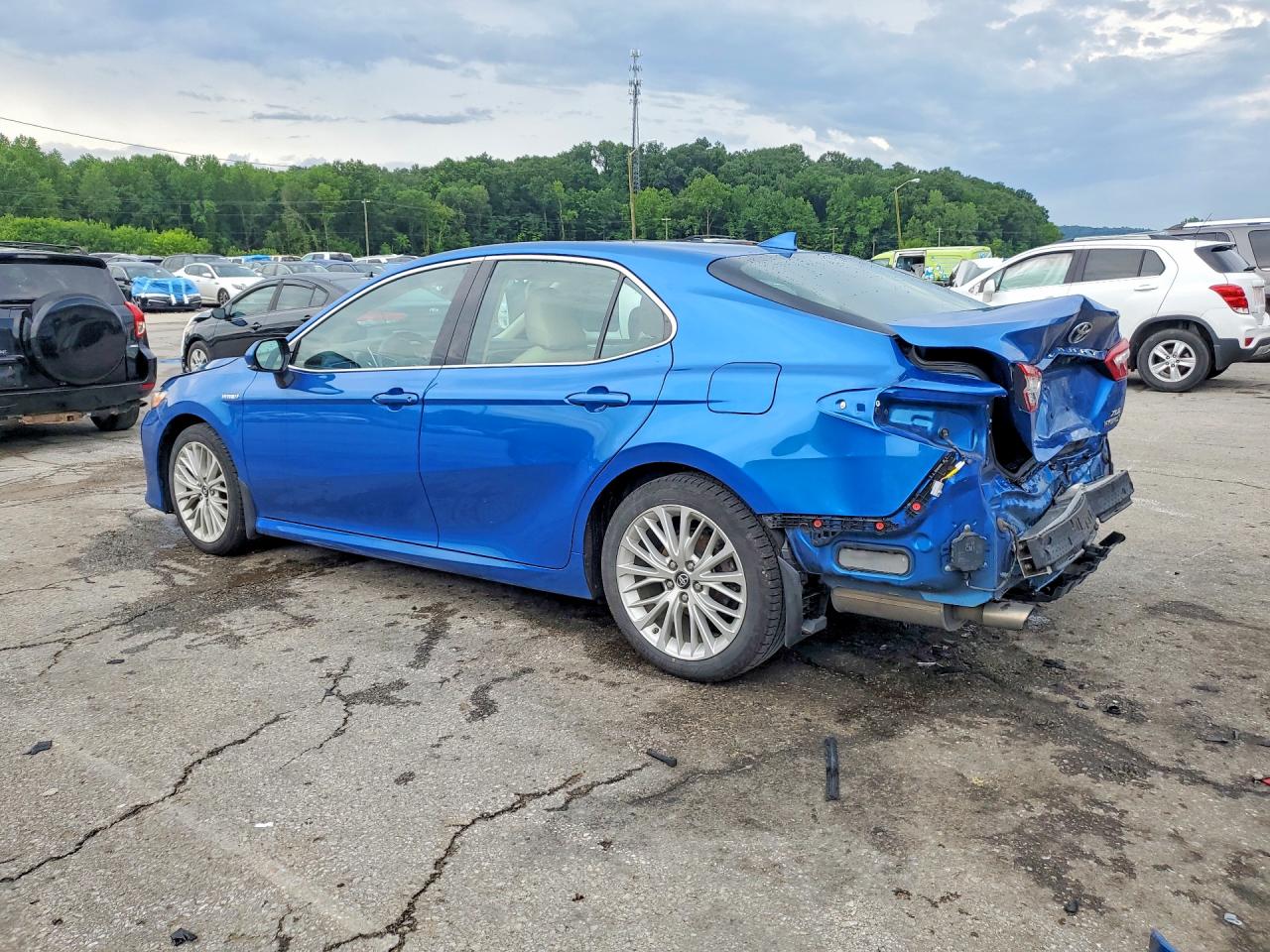 2019 TOYOTA CAMRY HYBRID XLE — снимка 2