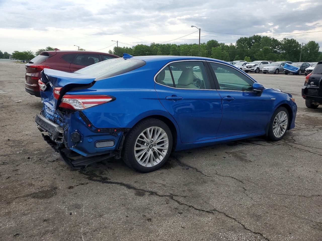 2019 TOYOTA CAMRY HYBRID XLE — снимка 3