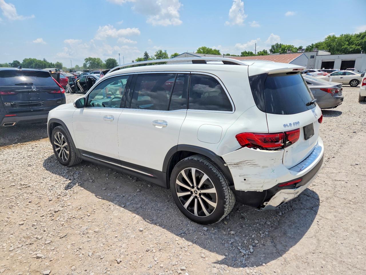 2023 MERCEDES-BENZ GLB 250 4MATIC — снимка 2