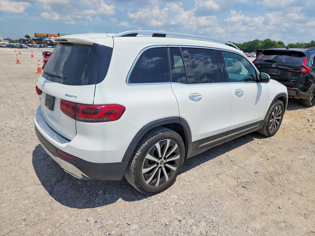 2023 MERCEDES-BENZ GLB 250 4MATIC — снимка 3