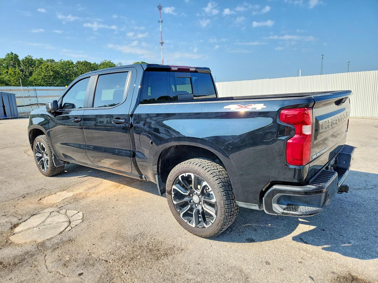 2024 CHEVROLET SILVERADO K1500 RST — снимка 2