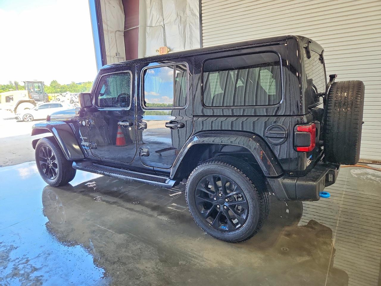 2022 JEEP WRANGLER UNLIMITED SAHARA 4XE — снимка 2