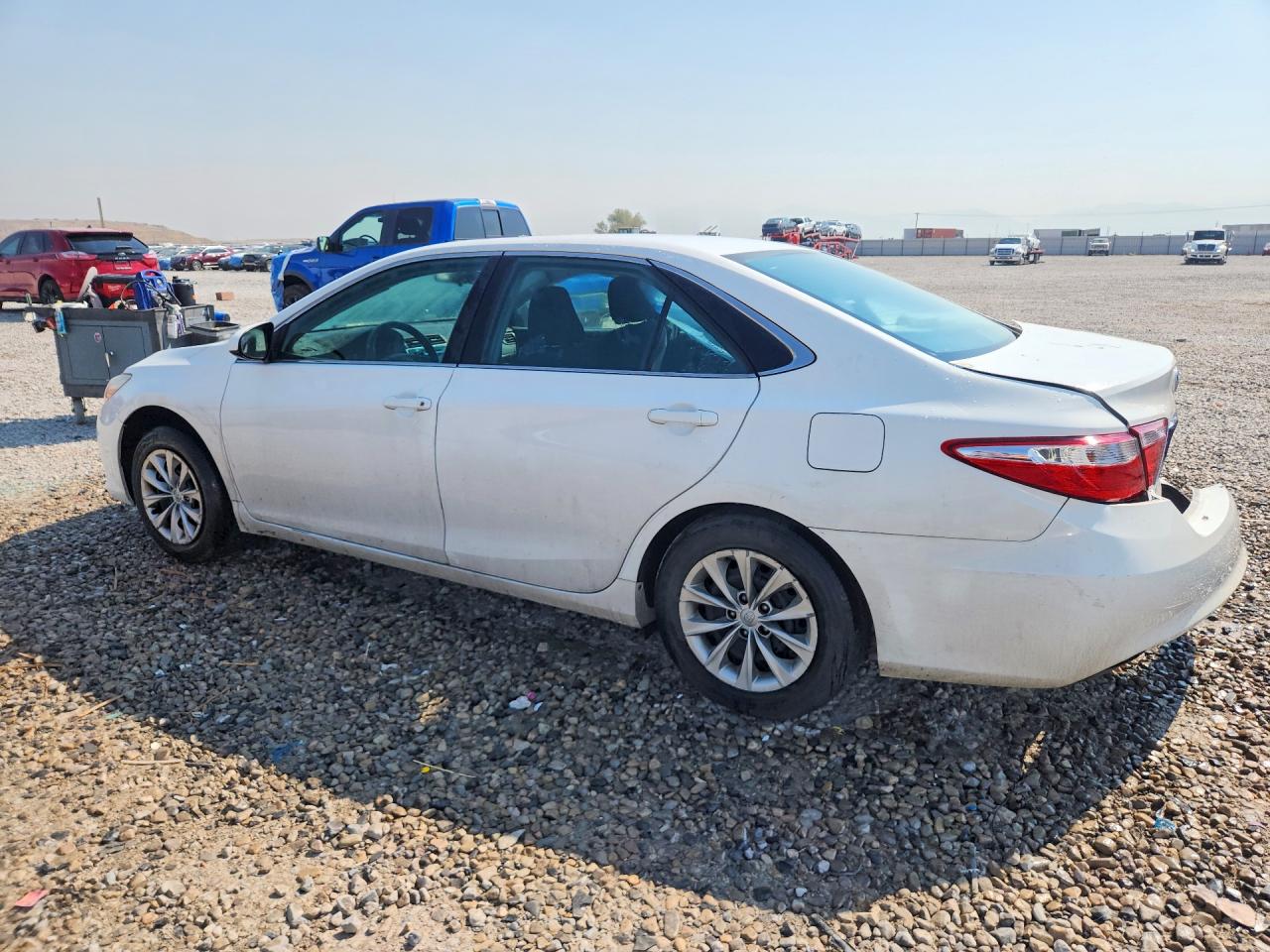 2015 TOYOTA CAMRY LE — снимка 2