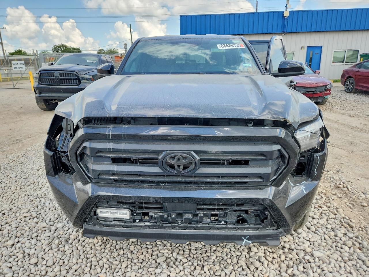 2025 TOYOTA TACOMA SR5 — снимка 5