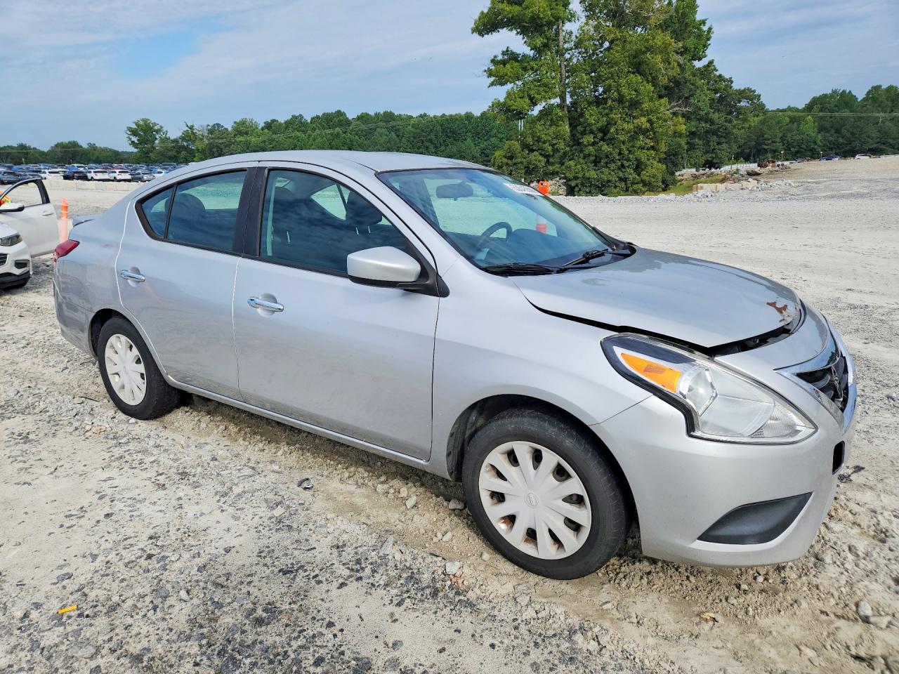 2019 NISSAN VERSA SV — снимка 4