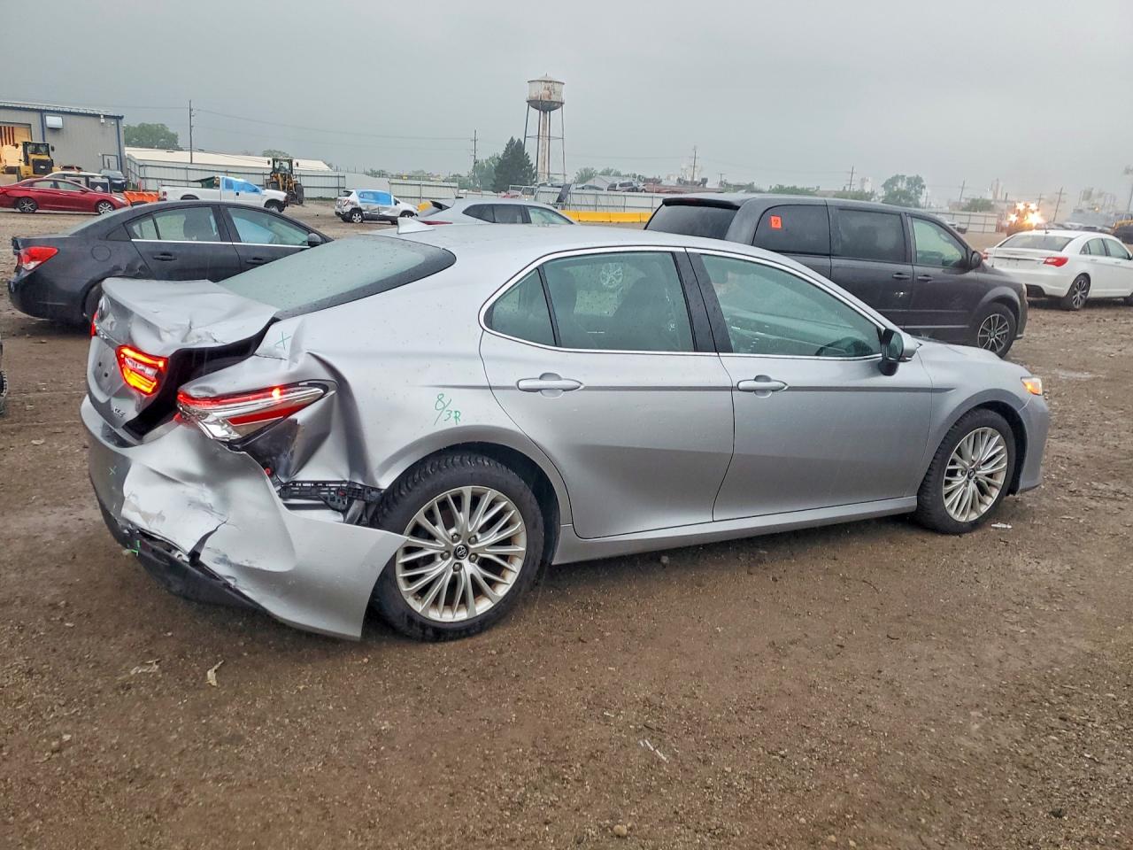 2019 TOYOTA CAMRY XLE — снимка 3