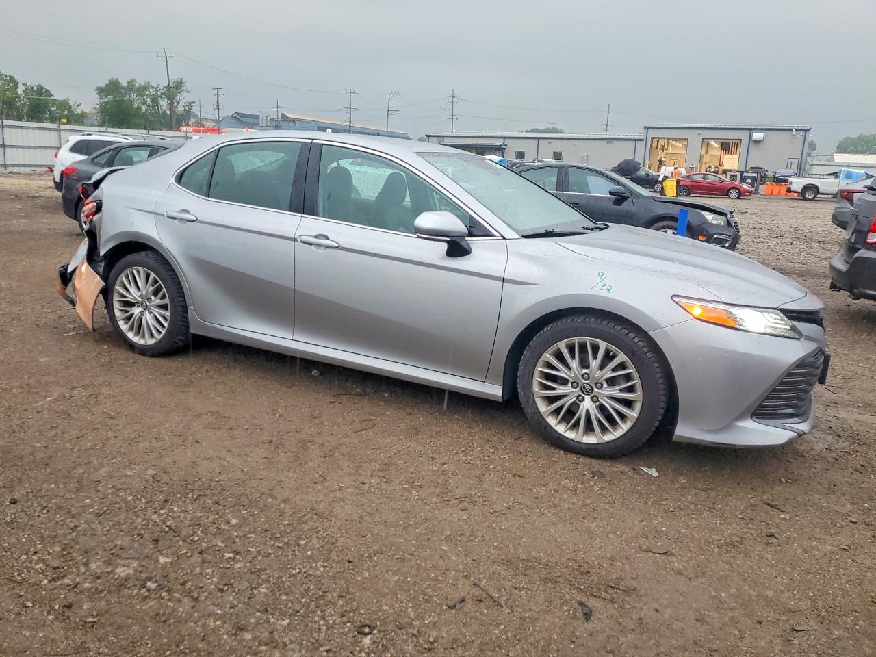 2019 TOYOTA CAMRY XLE — снимка 4