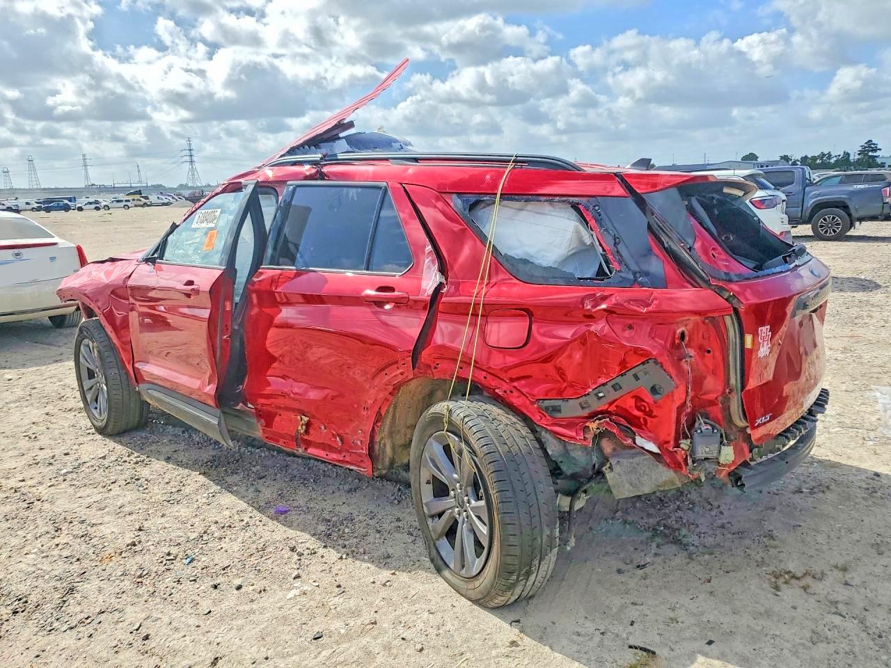 2023 FORD EXPLORER XLT — снимка 2