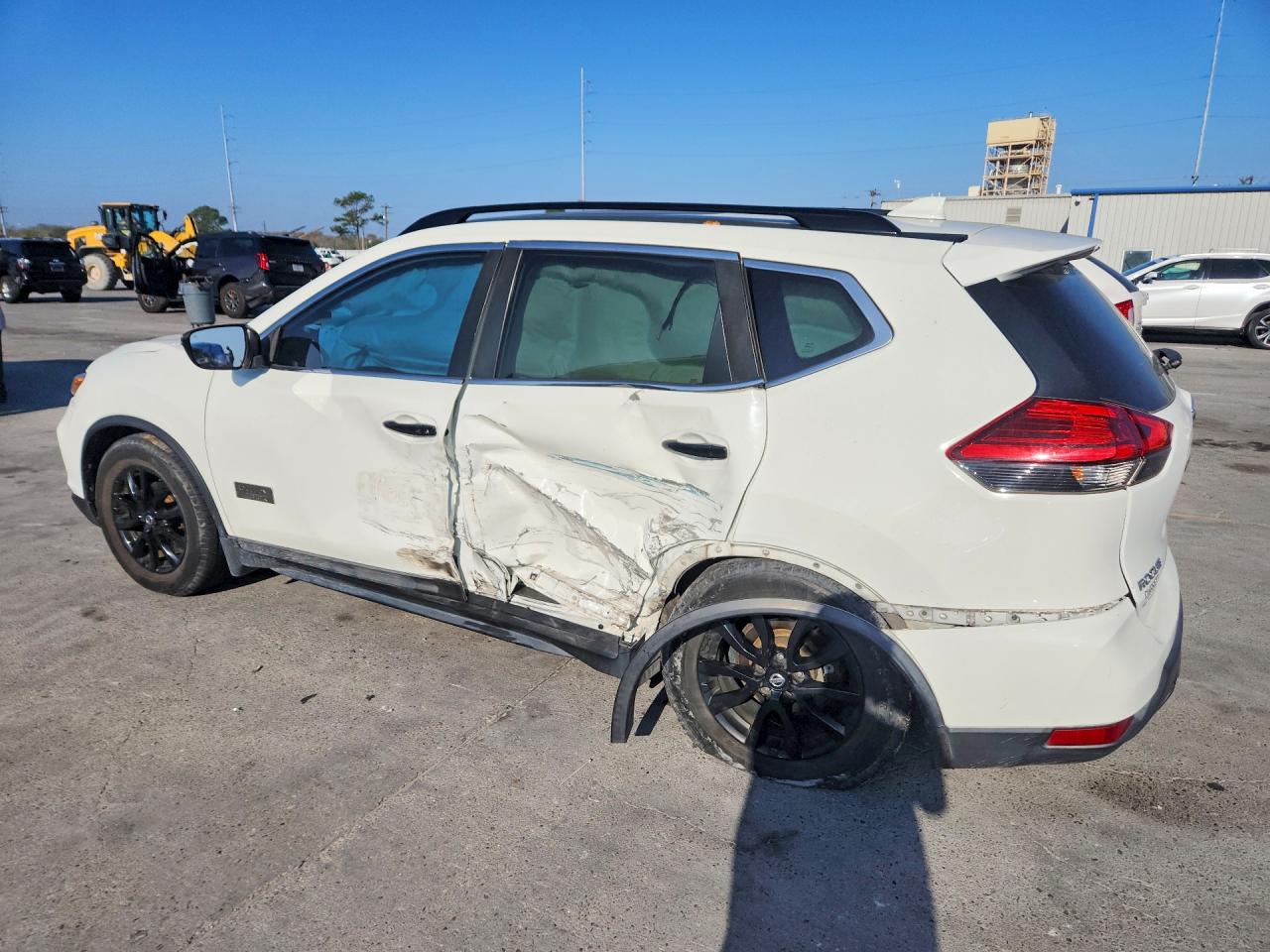2017 NISSAN ROGUE SV — снимка 2