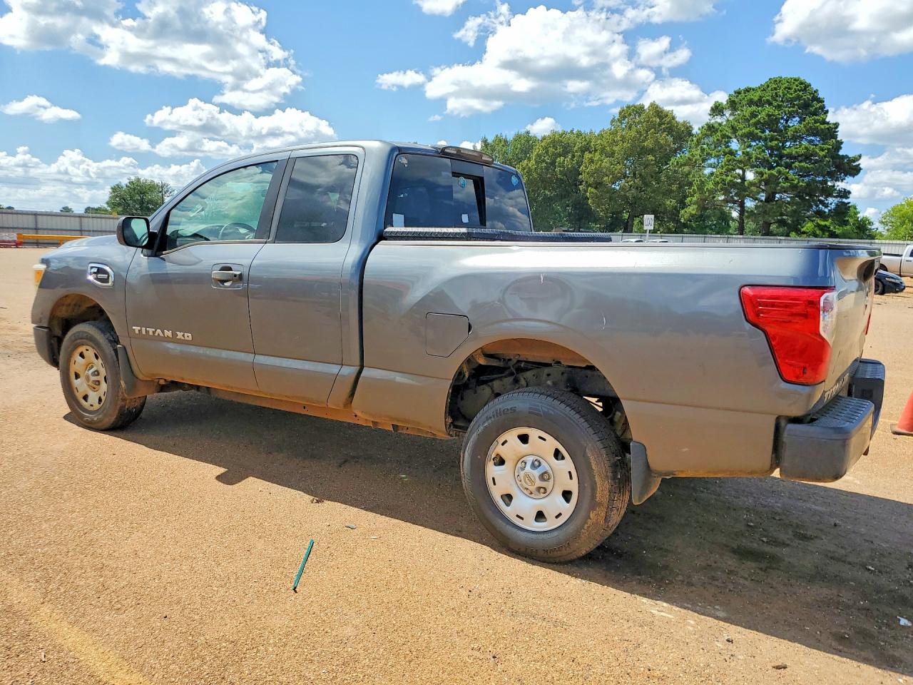 2017 NISSAN TITAN XD S — снимка 2