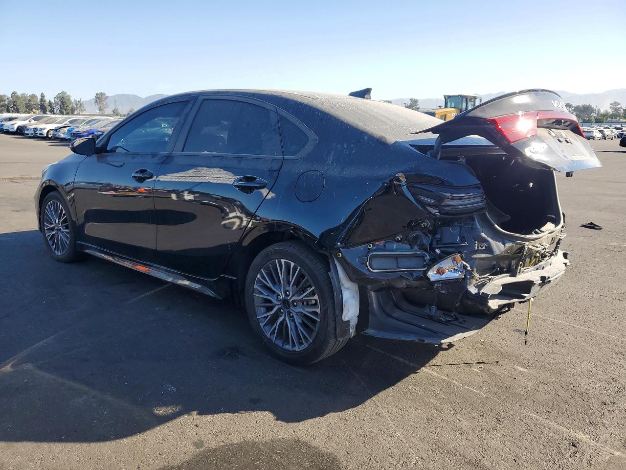 2024 KIA FORTE GT LINE — снимка 2