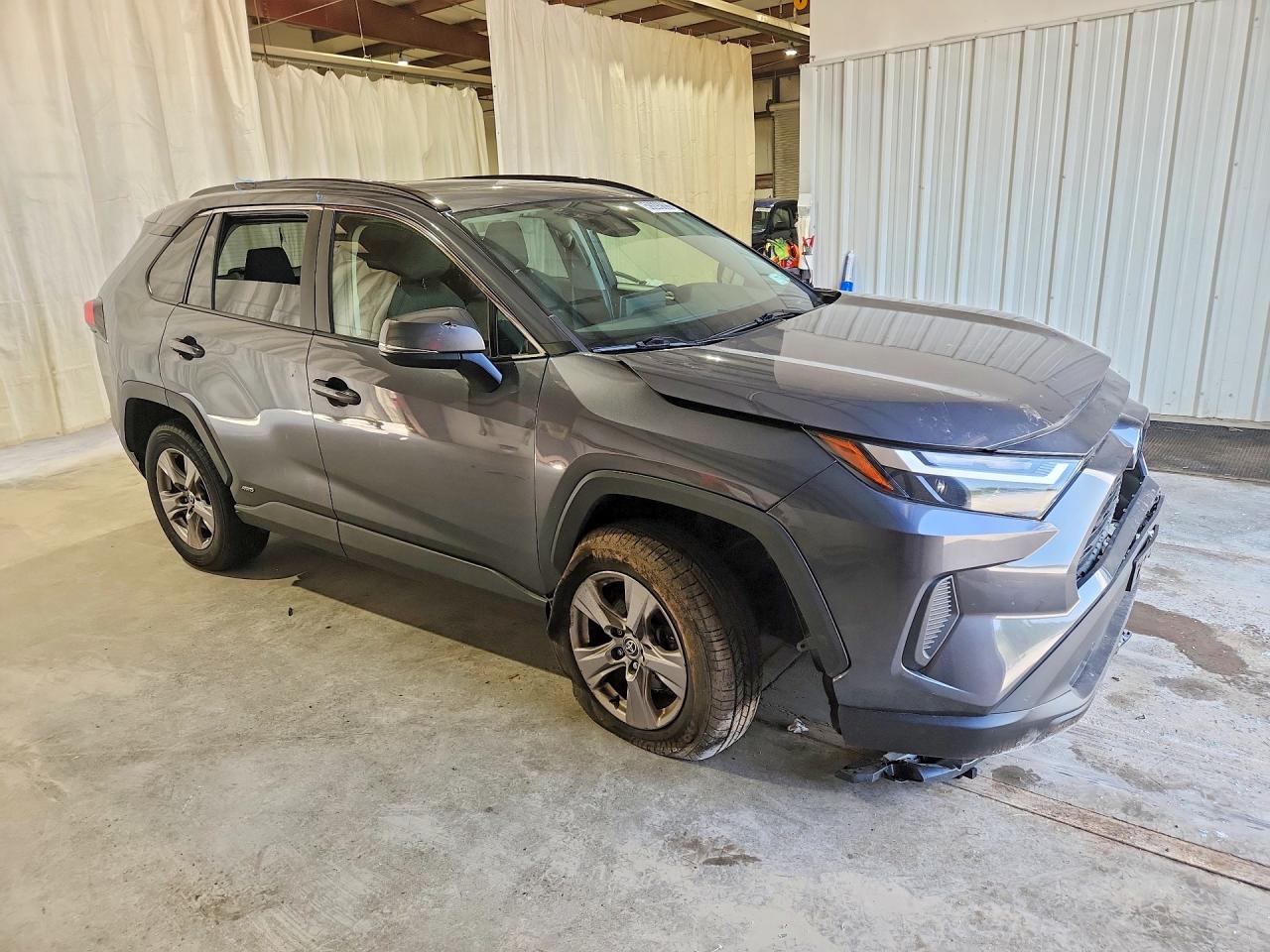 2022 TOYOTA RAV4 XLE — снимка 4
