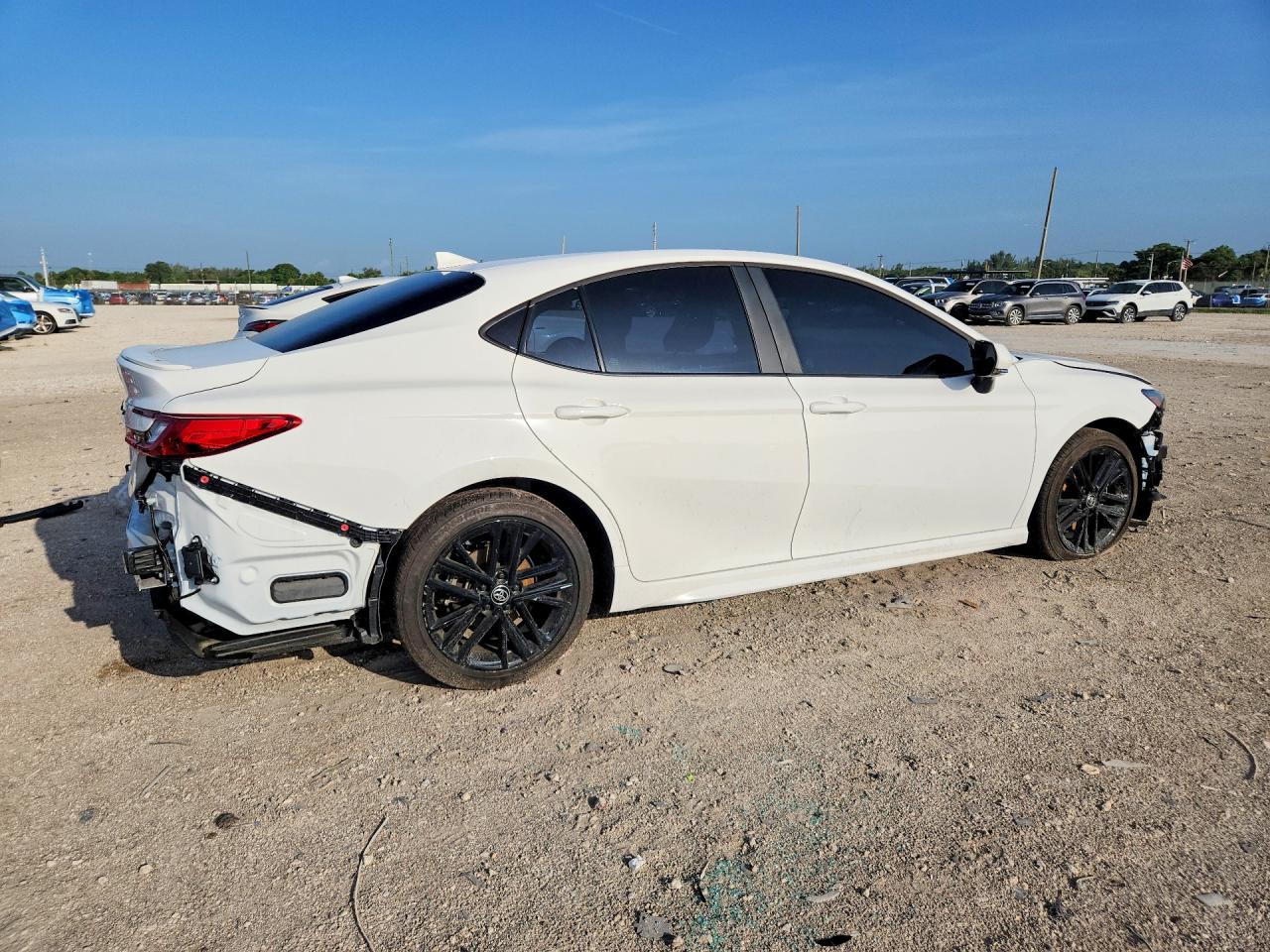 2026 TOYOTA CAMRY SE — снимка 3