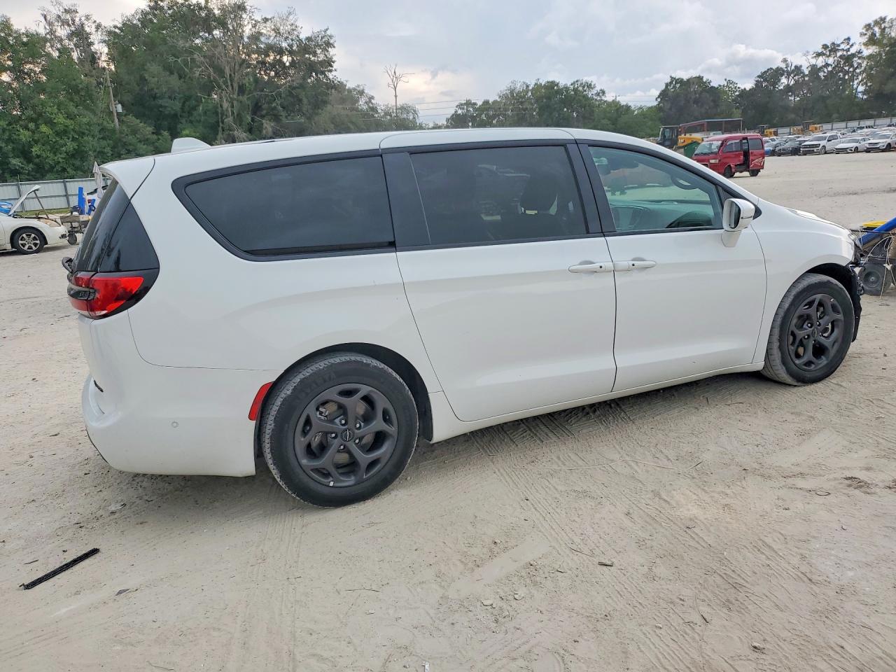 2022 CHRYSLER PACIFICA HYBRID LIMITED — снимка 3