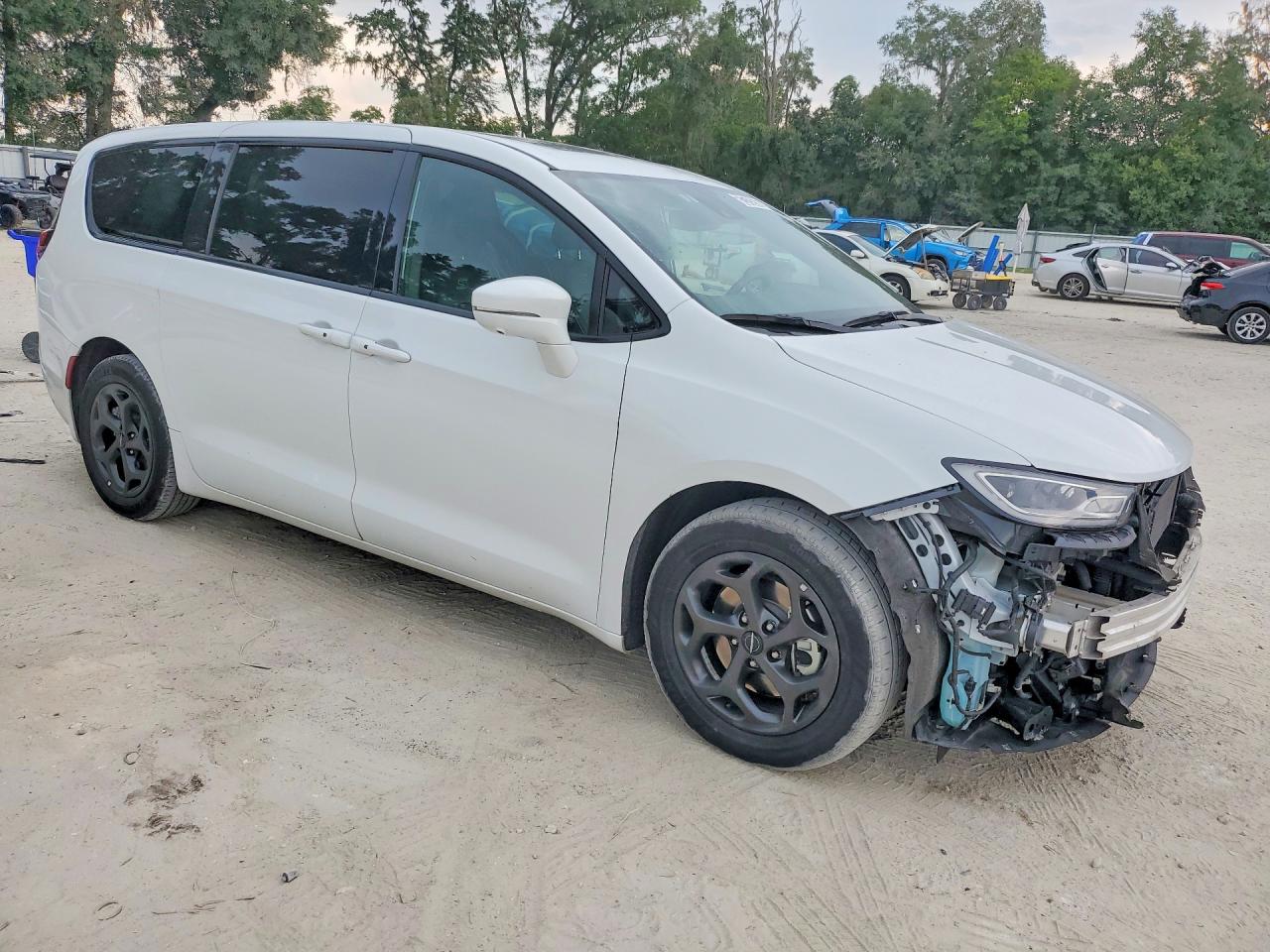 2022 CHRYSLER PACIFICA HYBRID LIMITED — снимка 4