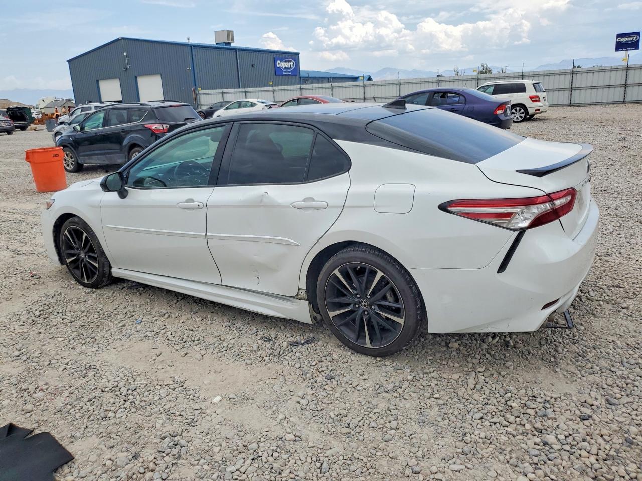 2019 TOYOTA CAMRY XSE — снимка 2
