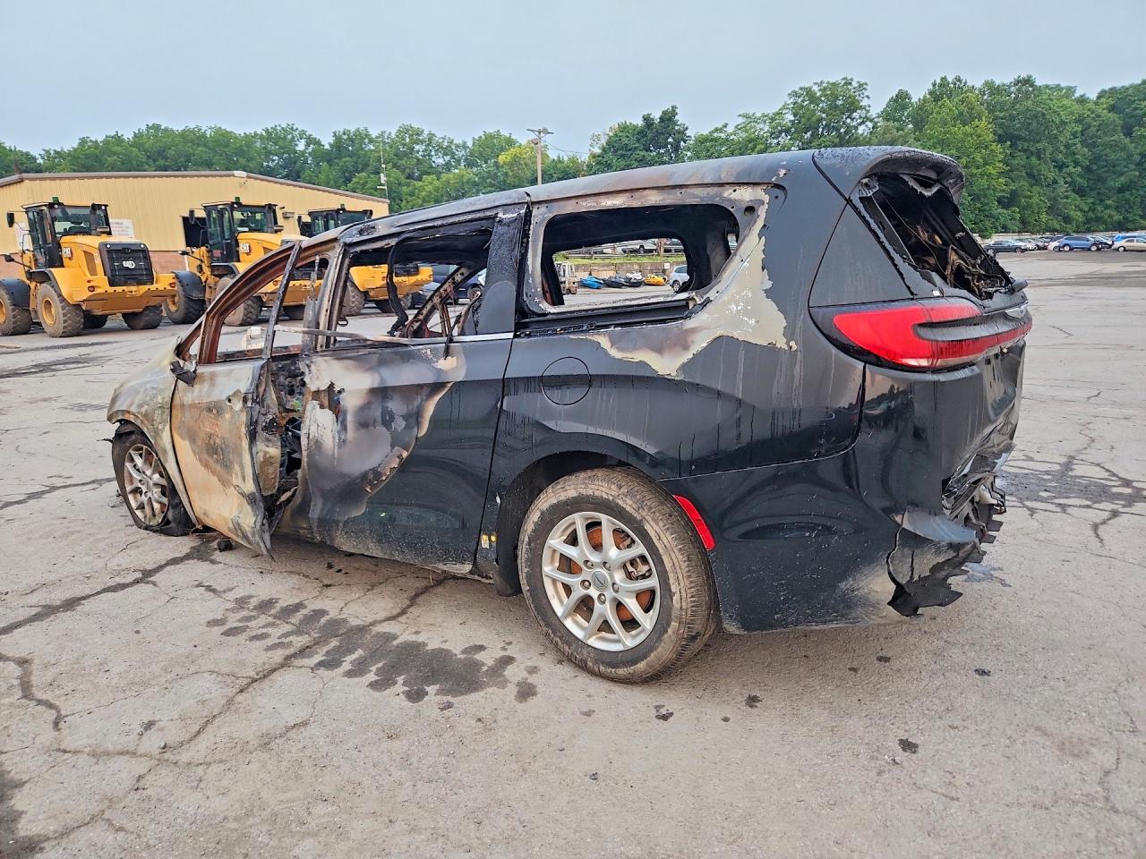 2024 CHRYSLER PACIFICA TOURING L — снимка 2