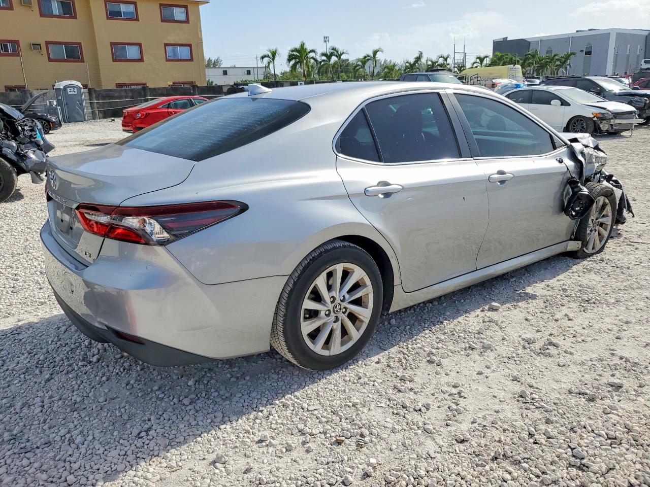 2021 TOYOTA CAMRY LE — снимка 3