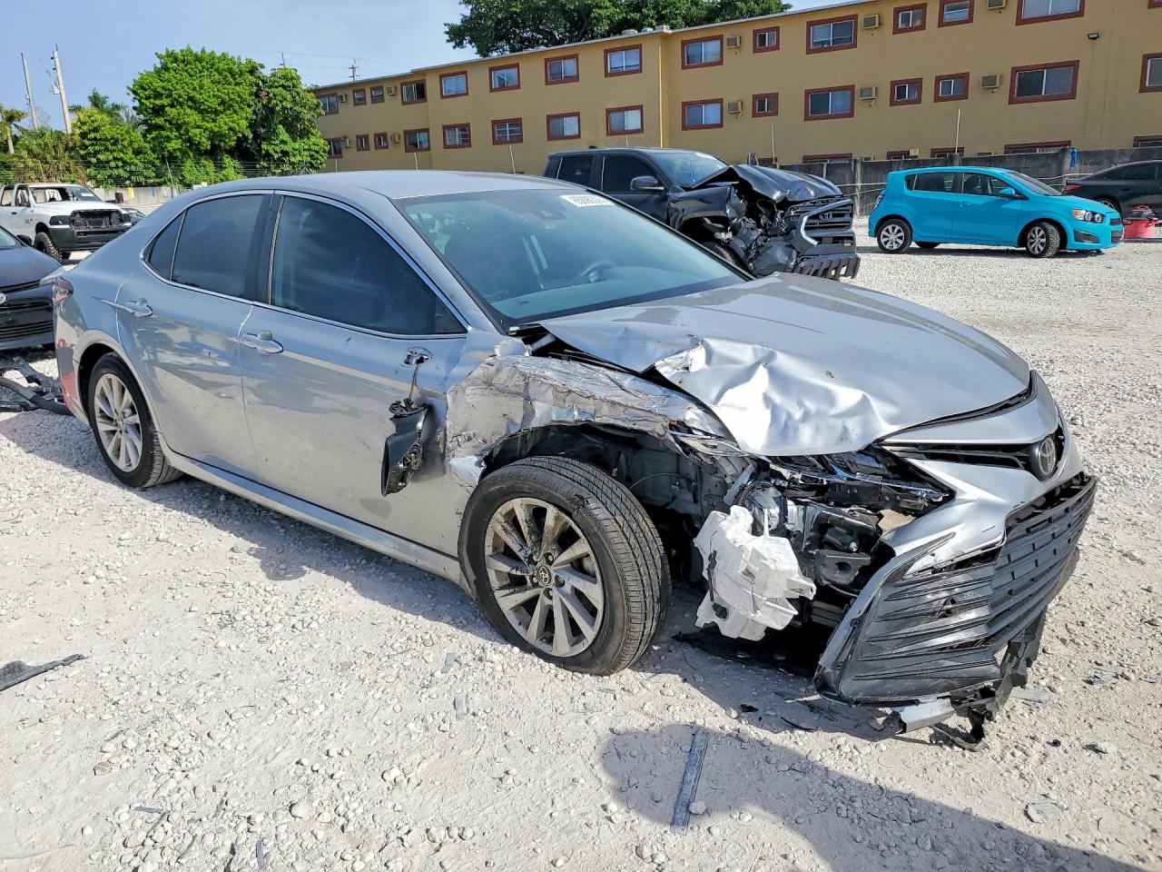 2021 TOYOTA CAMRY LE — снимка 4