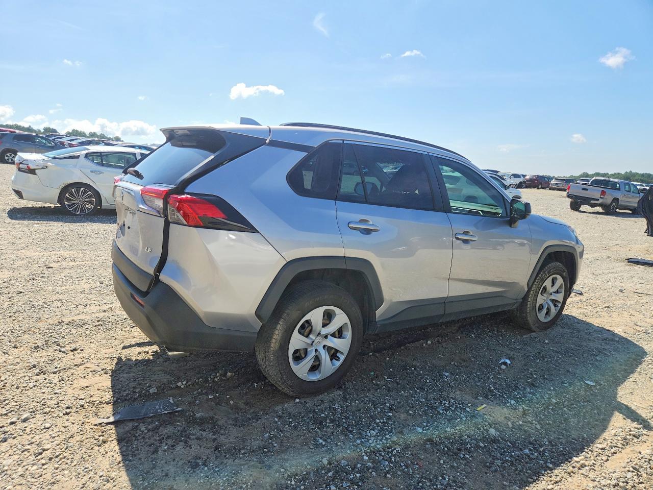 2020 TOYOTA RAV4 LE — снимка 3