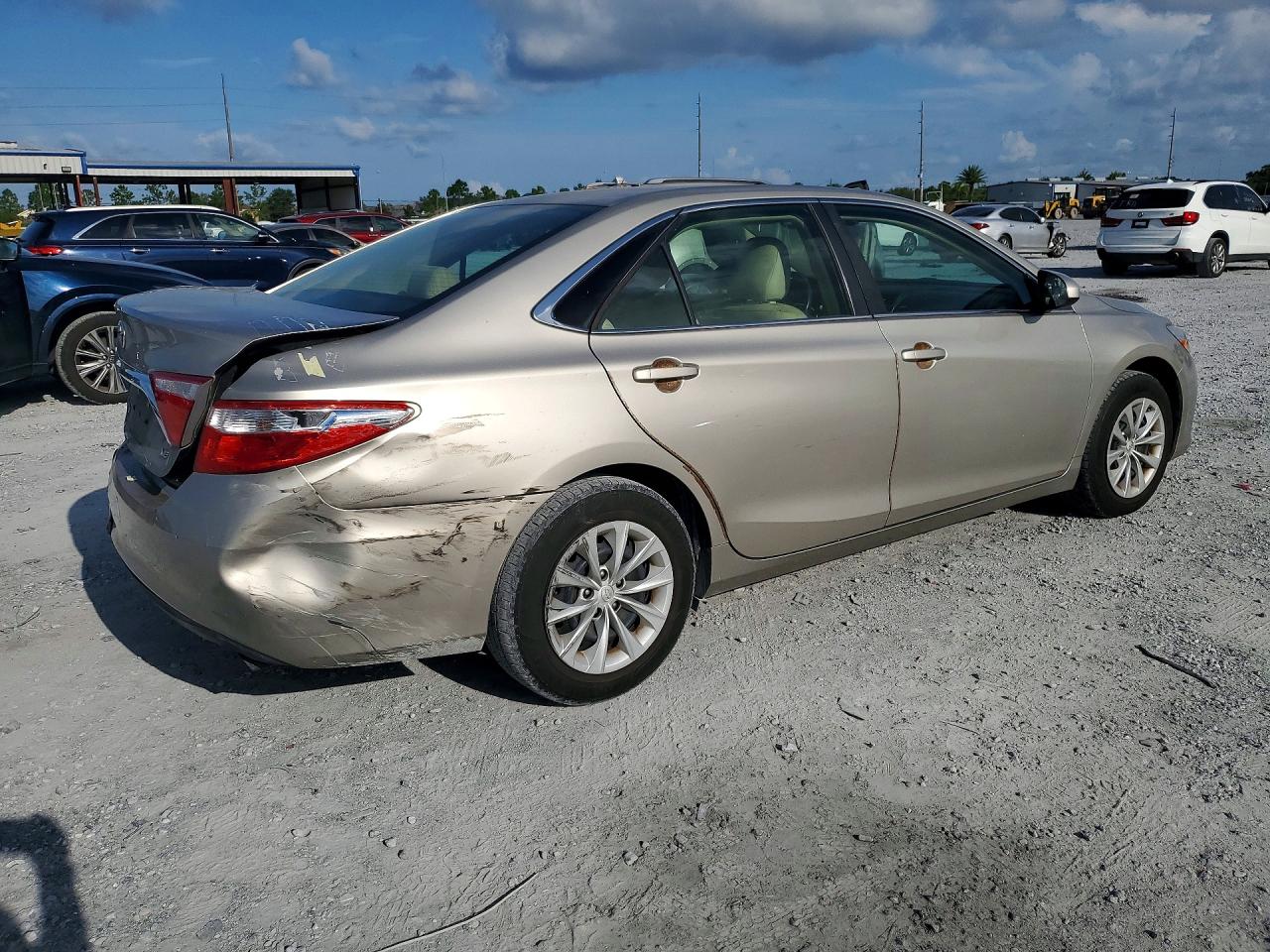 2016 TOYOTA CAMRY LE — снимка 3