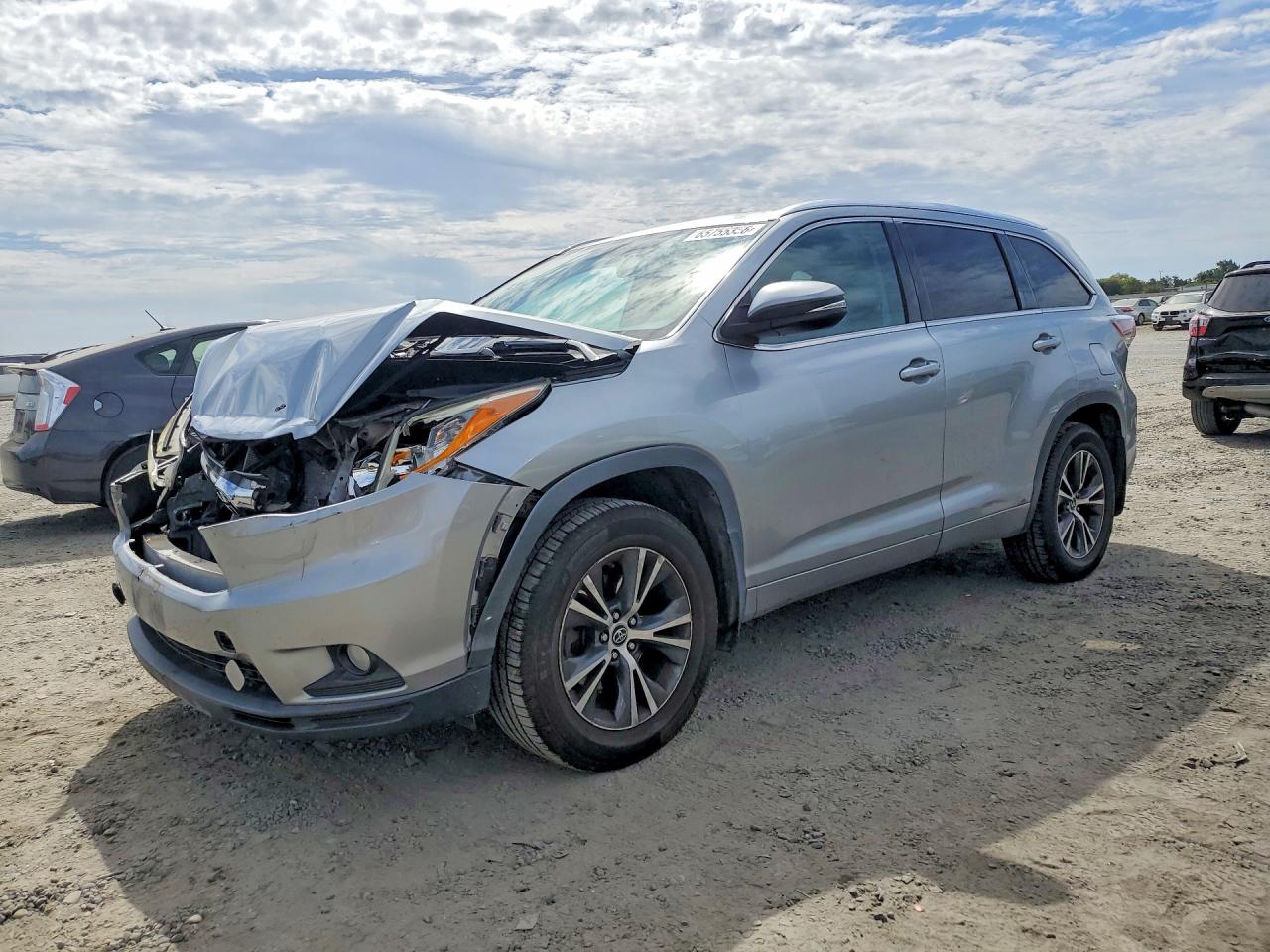 2016 TOYOTA HIGHLANDER XLE