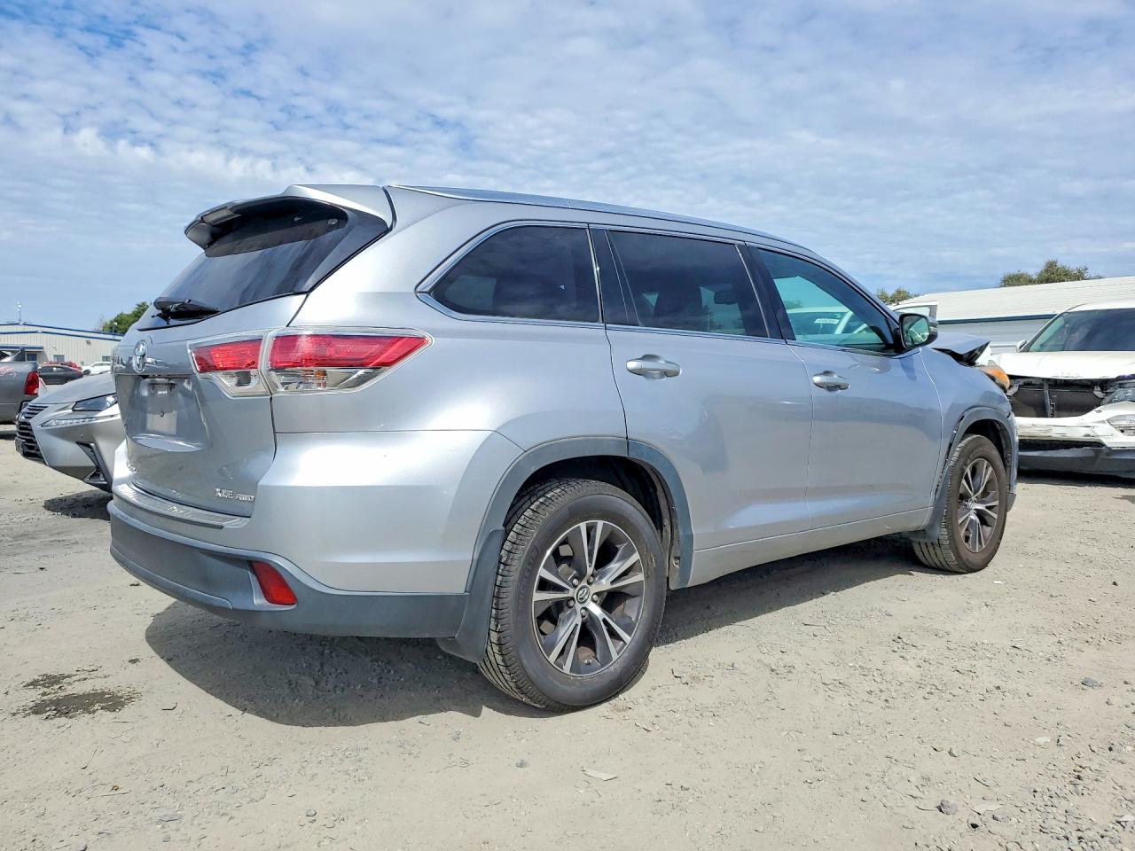 2016 TOYOTA HIGHLANDER XLE — снимка 3
