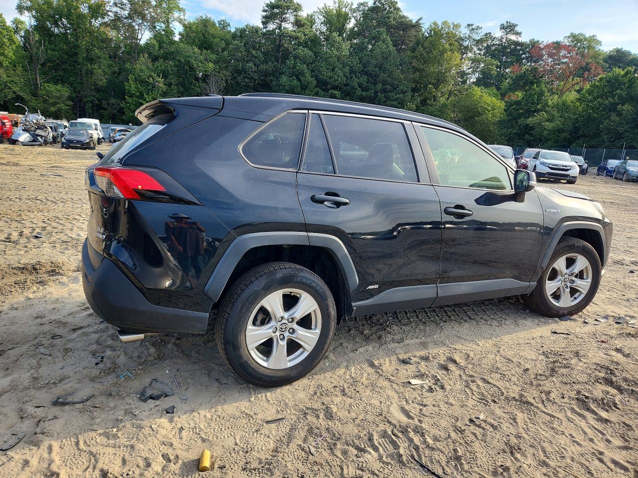 2020 TOYOTA RAV4 HYBRID XLE — снимка 3