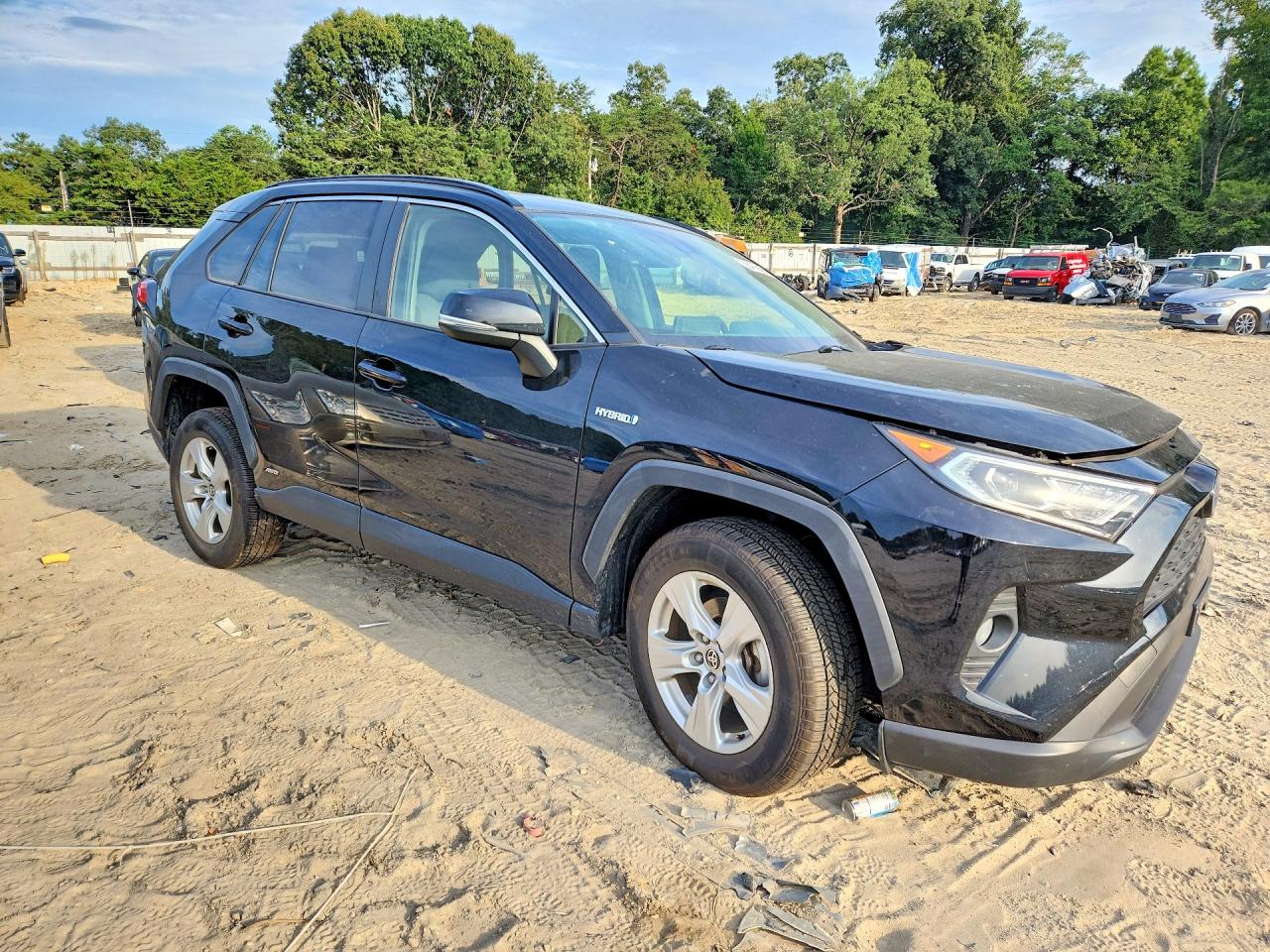 2020 TOYOTA RAV4 HYBRID XLE — снимка 4