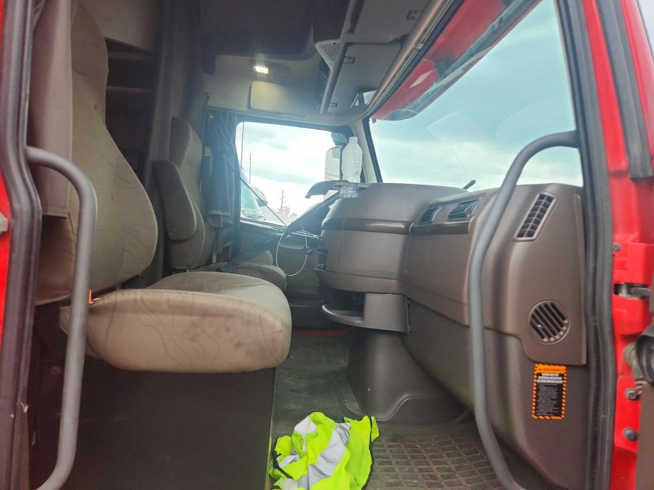 2016 VOLVO VN — снимка 5
