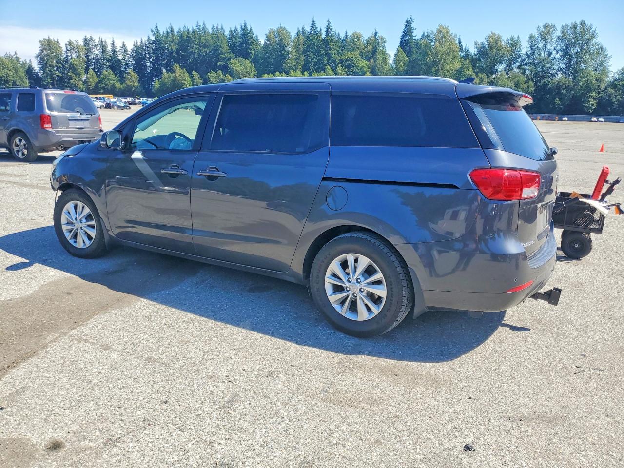 2017 KIA SEDONA LX — снимка 2