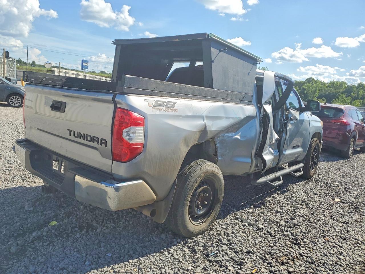 2017 TOYOTA TUNDRA SR5 — снимка 3