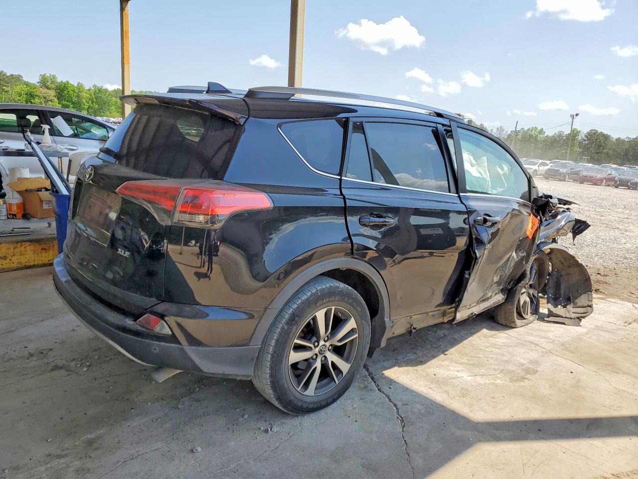 2017 TOYOTA RAV4 XLE — снимка 3