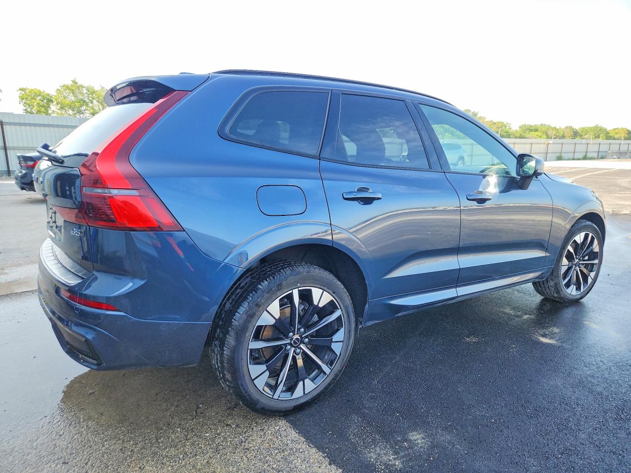 2026 VOLVO XC60 PLUS — снимка 3