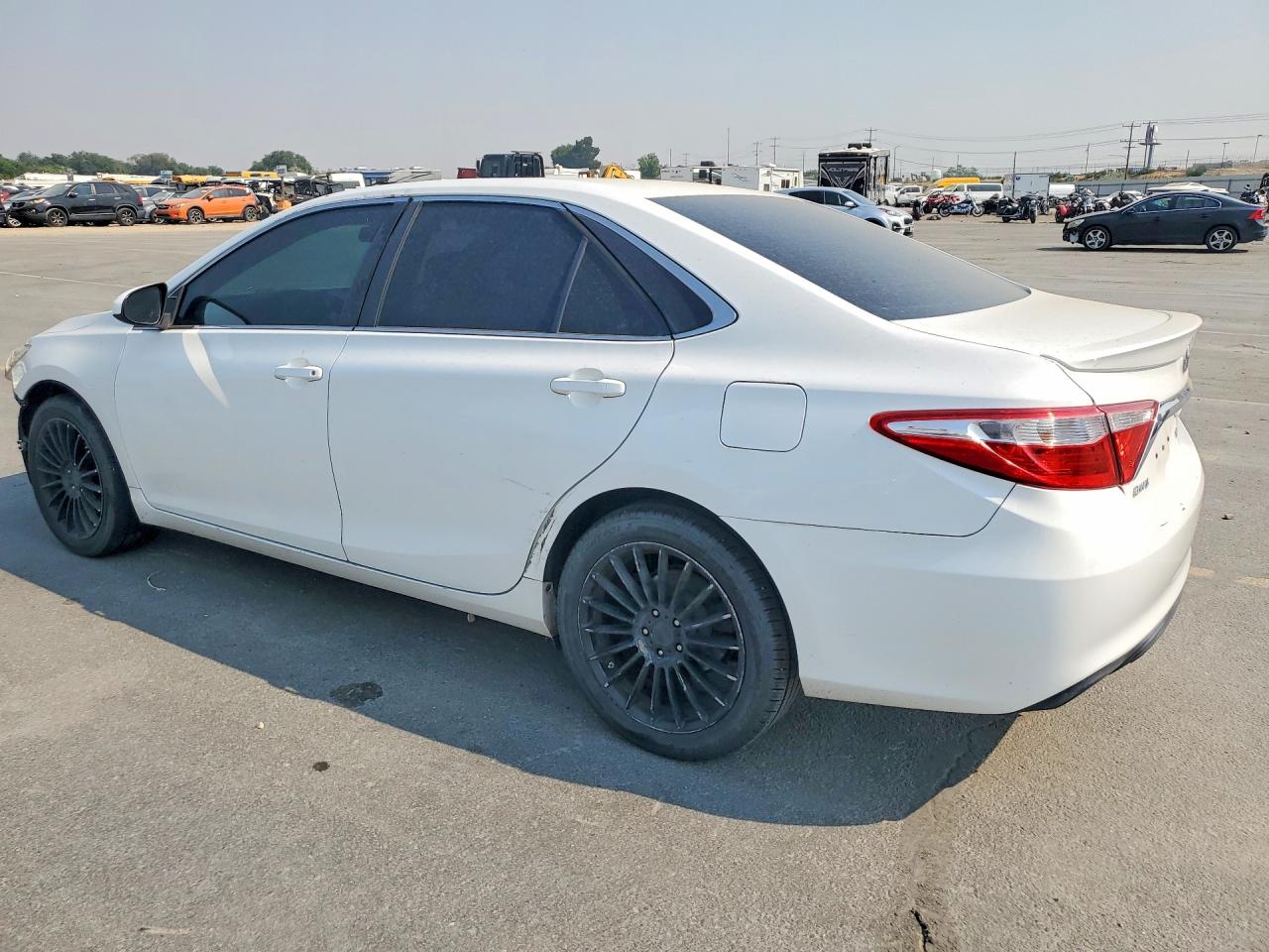 2015 TOYOTA CAMRY SE — снимка 2