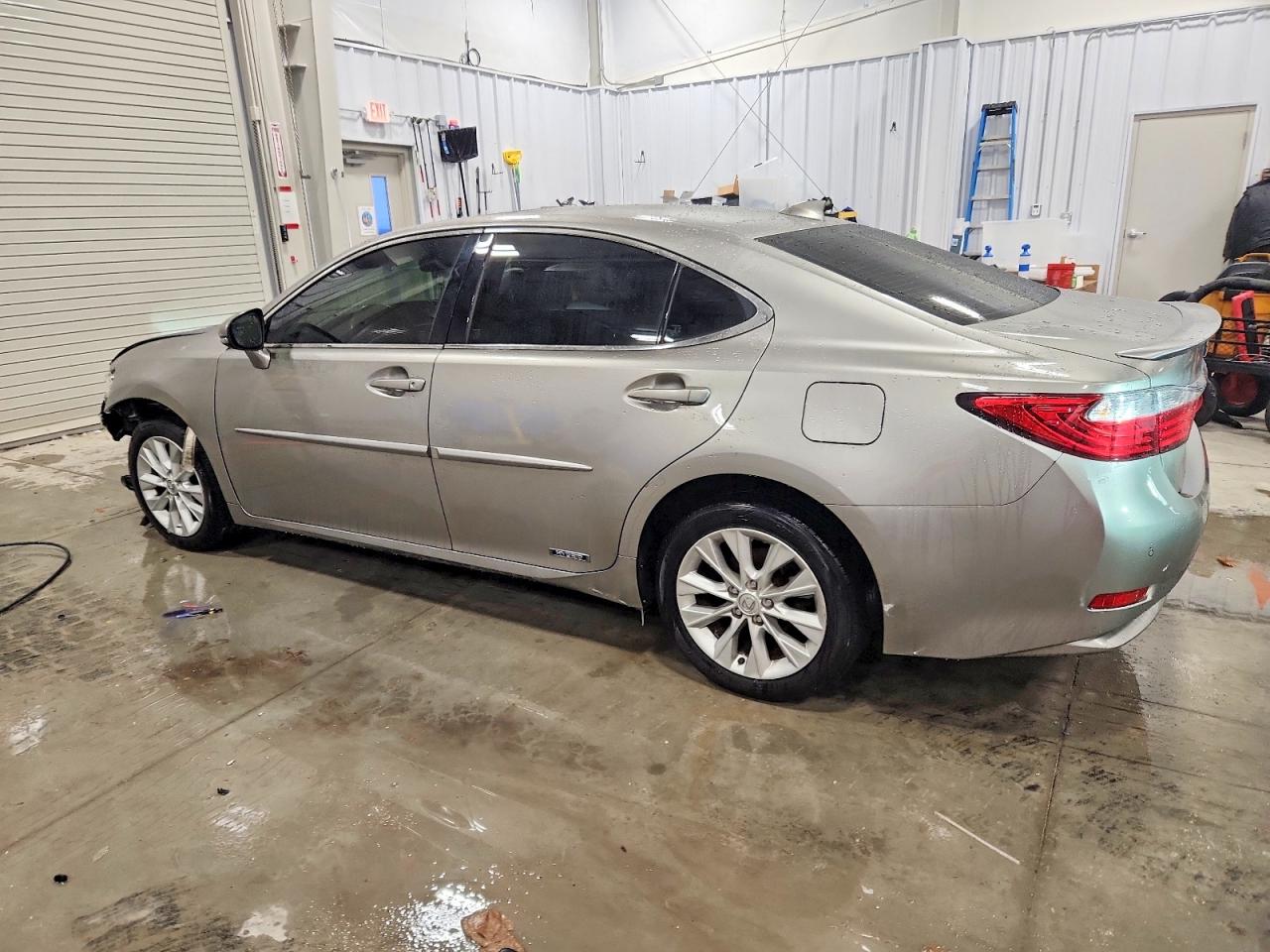 2015 LEXUS ES 300H — снимка 2