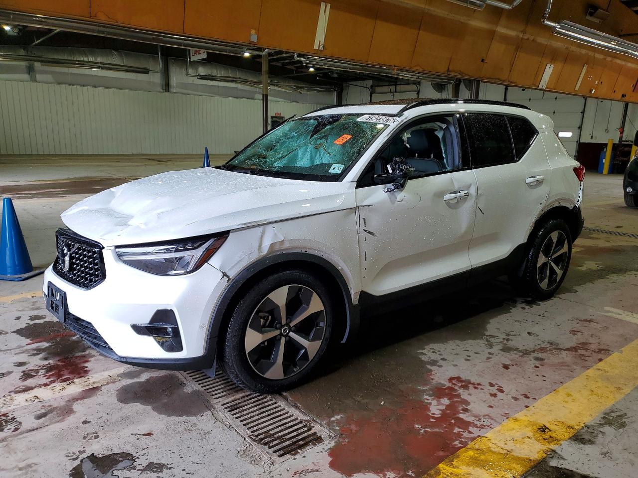 2026 VOLVO XC40 PLUS