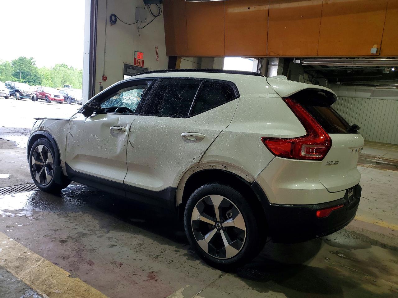 2026 VOLVO XC40 PLUS — снимка 2