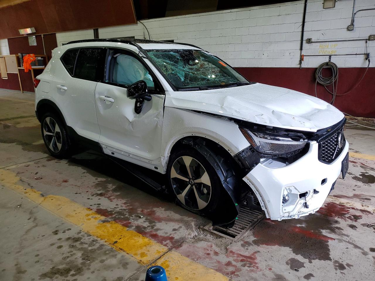 2026 VOLVO XC40 PLUS — снимка 4