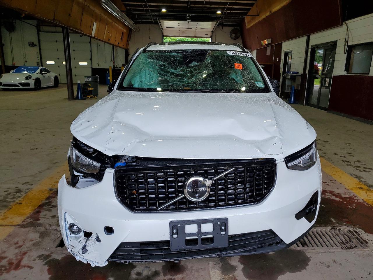 2026 VOLVO XC40 PLUS — снимка 5